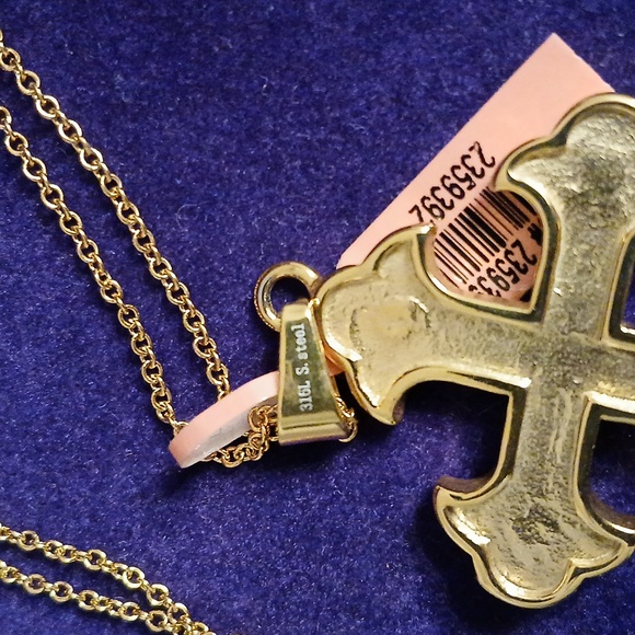 2359392-10 UNISEX YG Stainless Steel Austrian Crystals Cross - Picture 2 of 4